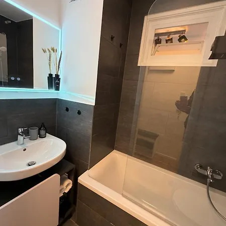 Goldenkey-suites - Spacious Luxury In The Heart Of Old Town - Premium Open-plan Kitchen Apartment Augsburg